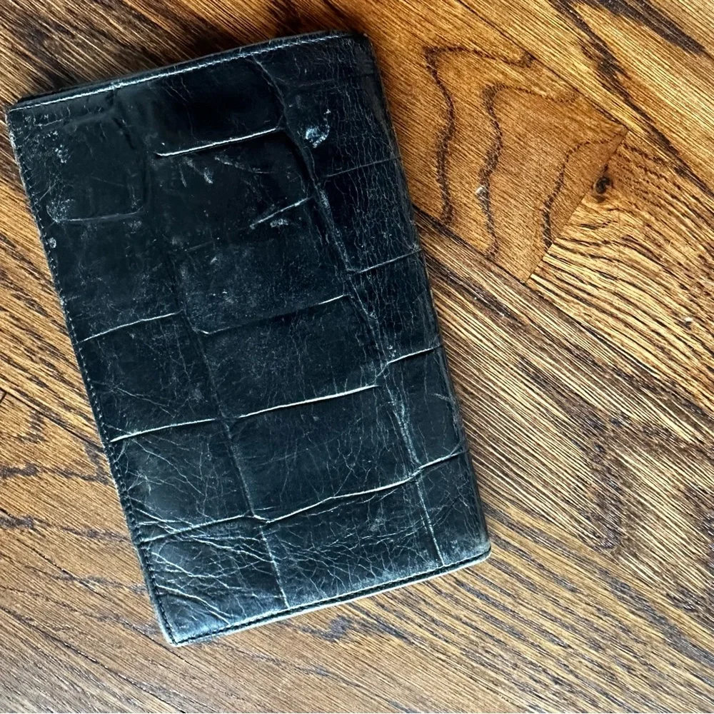 Black Crocodile Embossed Bifold Large Genuine Leather Wallet